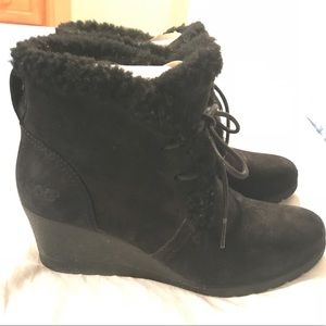 Ugg Jeovana lace up bootie. Wedge heal. Size 6.